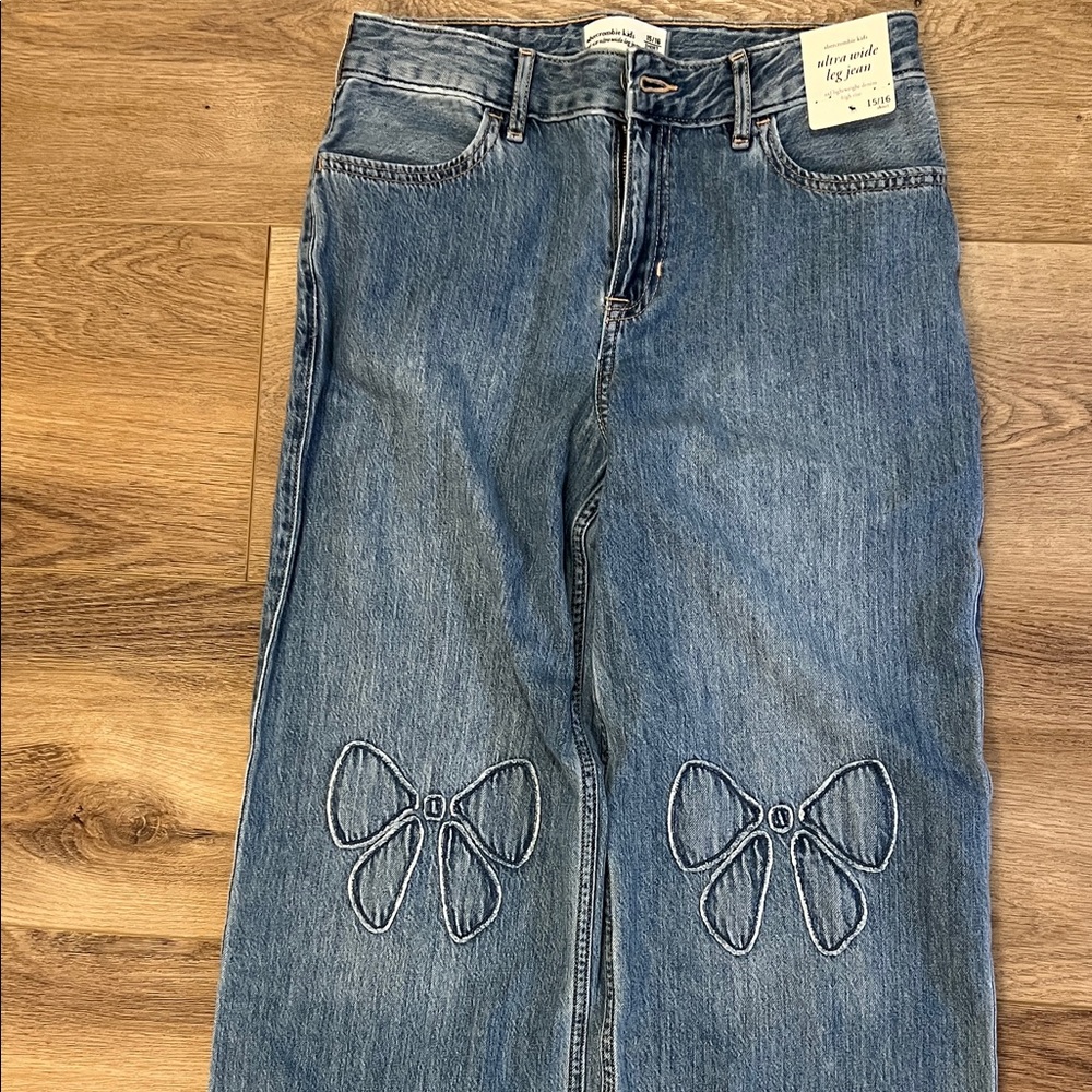 Abercrombie jeans- ultra wide leg 15/16 short